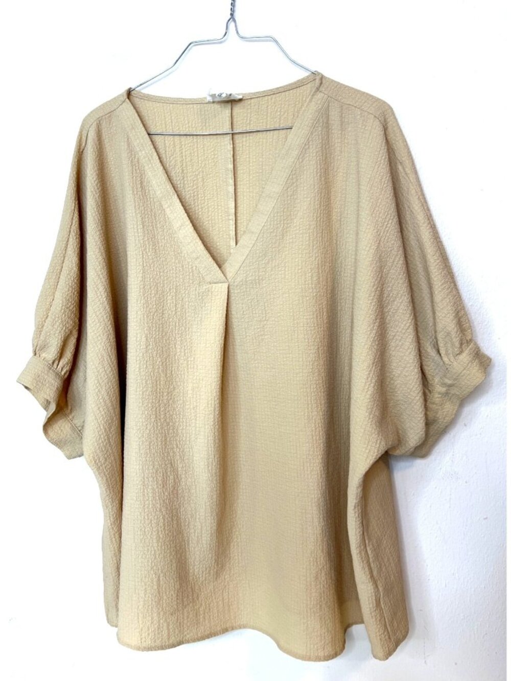 Andree by Unit 2X Cream Blouse Capsule Minimal Lagenlook V-Neck Puff Sleeve
